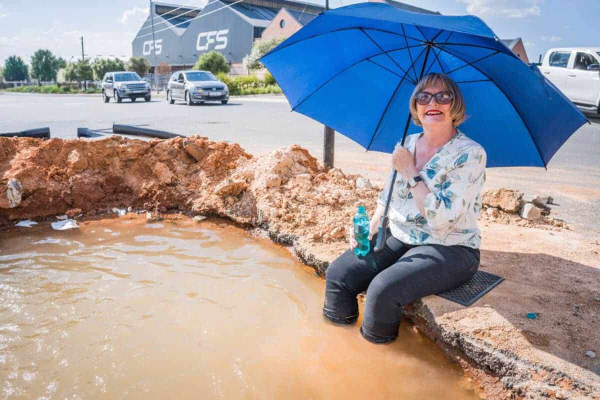 202602Zille-blasts-Joburg-Water-as-leaks-gush-and-residents-go-dry