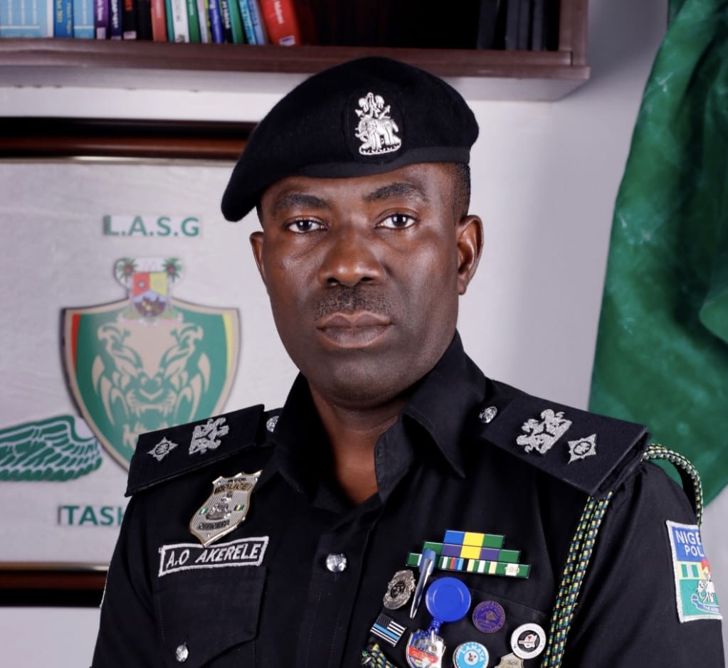 8a7b2b79-2ded-4ccd-8dec-038904c9fce2-1