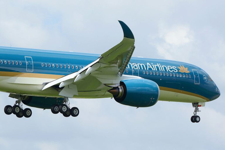 Vietnam_Airlines_A350-900_VN-A886