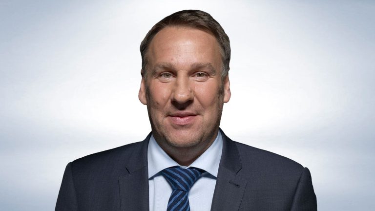 paul-merson-football-pundit_3761544