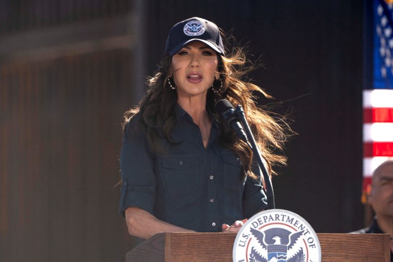 2026032026-02-04T194926Z_2018192134_RC25FJAUK82N_RTRMADP_3_USA-BORDER-NOEM-scaled-1