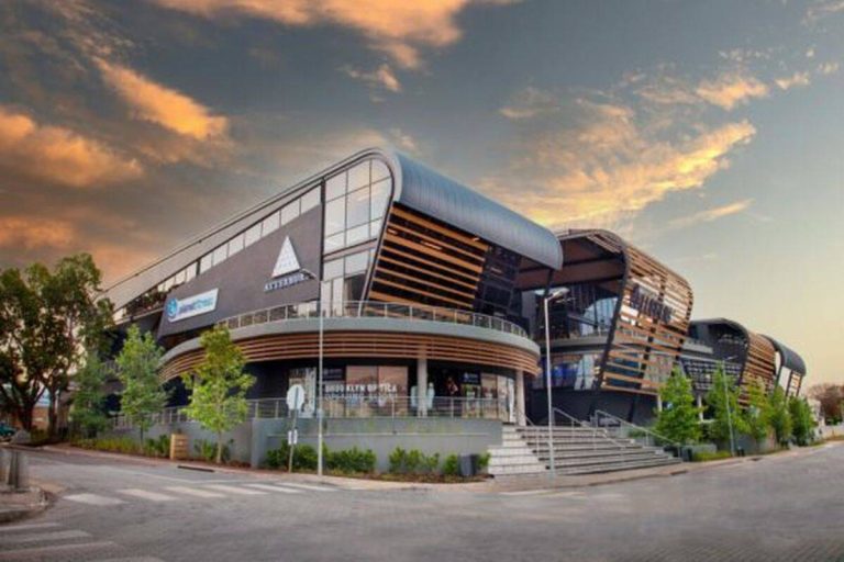 202603Atterbury-Die-Klubhuis-headquarters-2022-555x370-1