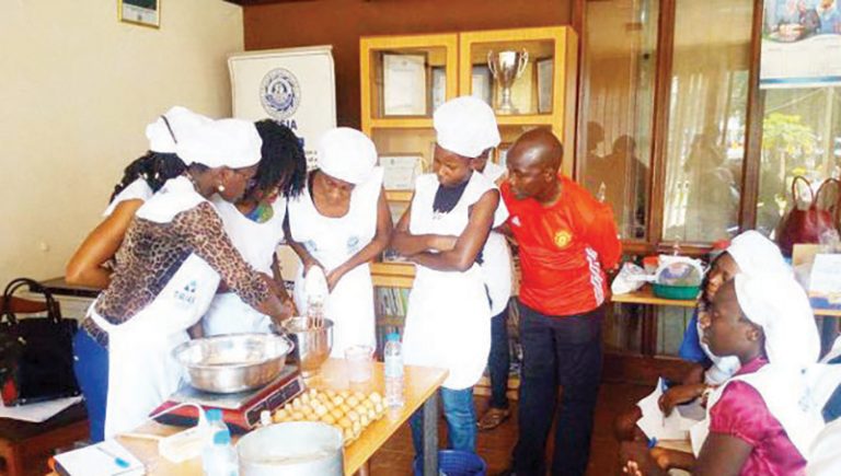 202603Catering-students-during-a-baking-seassion