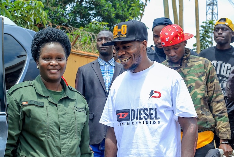 202603Hellen-Seku-with-Alien-Skin