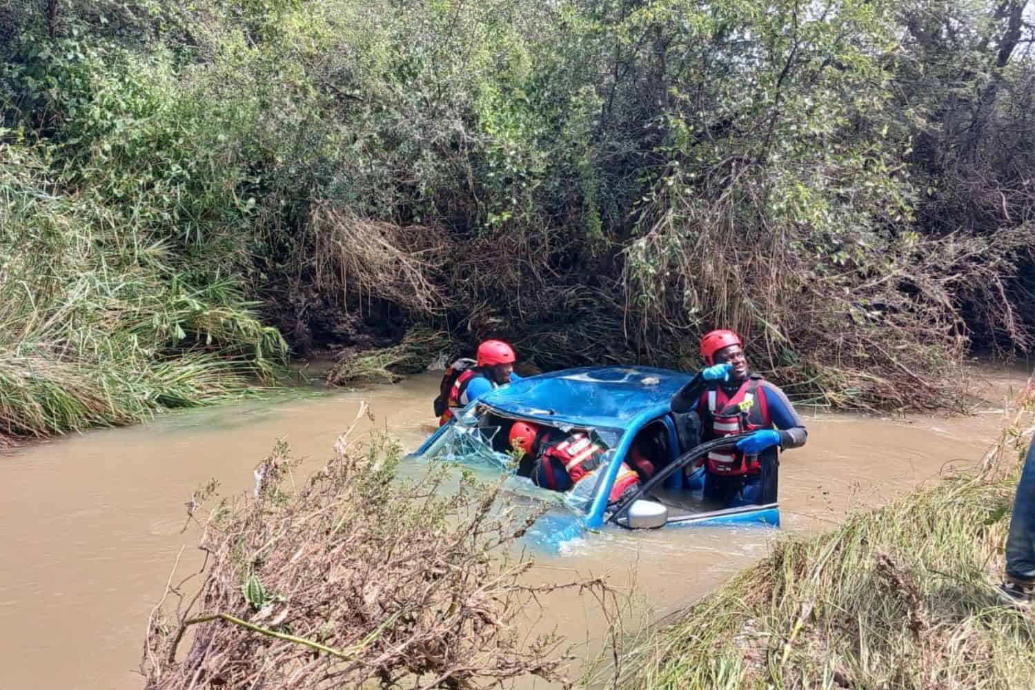202603Limpopo-Floods-car