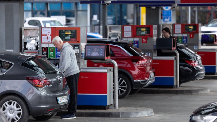 202603Slovenia-Becomes-First-EU-Nation-To-Enforce-Fuel-Rationing