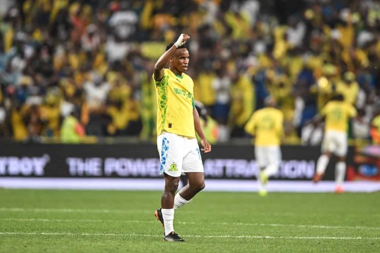 Football - Betway Premiership 2025/26 - Orlando Pirates v Mamelodi Sundowns - FNB Stadium - Johannesburg