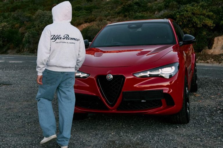 202603alfa-romeo-clothing-rear