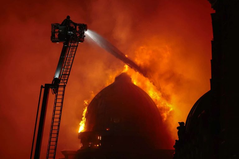 Firefighters Tackle Blaze Threatening Central Station In Glasgow