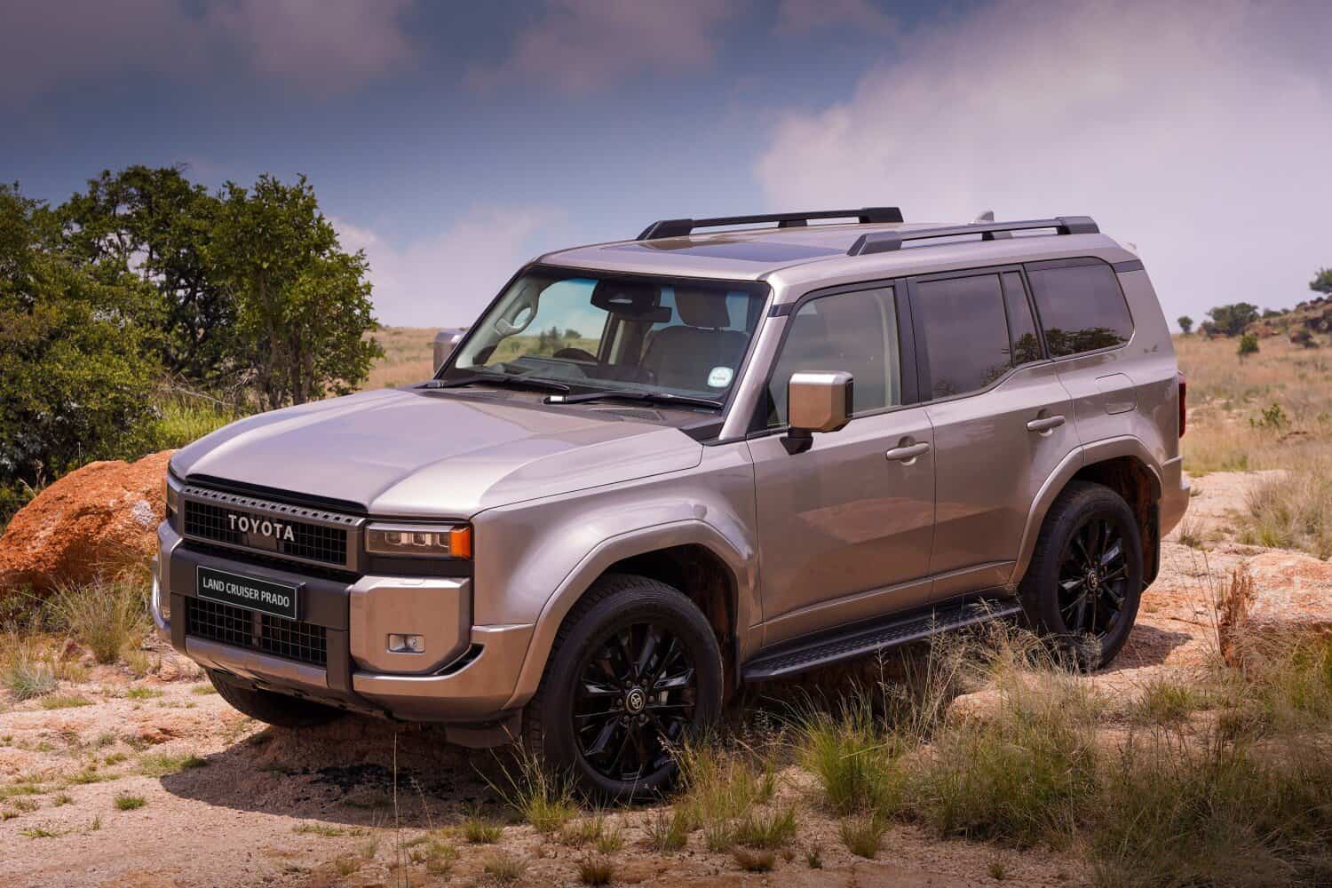 202603toyota-landcruiser-prado-vxl-front-web