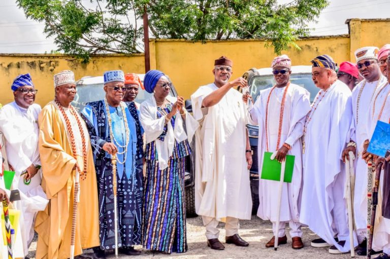 202604Abiodun-gifts-Ogun-monarchs-40-SUVs