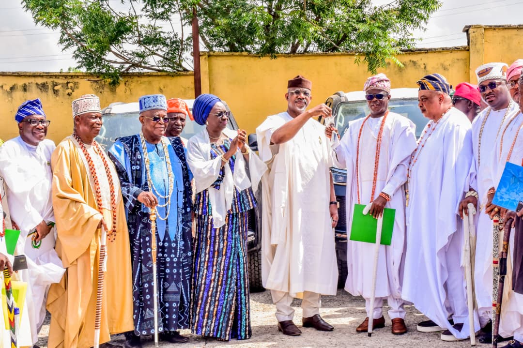 202604Abiodun-gifts-Ogun-monarchs-40-SUVs