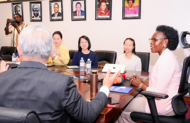 202604Evelyn-Anite-meeting-Chinese-investors