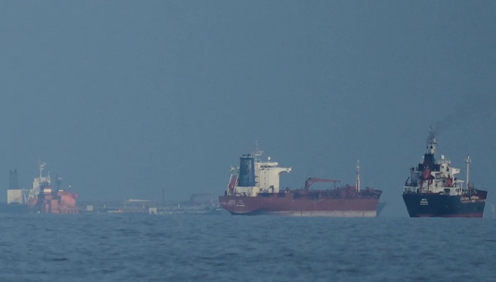 202604Iran-Linked-Tankers-Evade-US-Hormuz-Blockade-As-Trump-Claims-Economic-Pressure-Biting