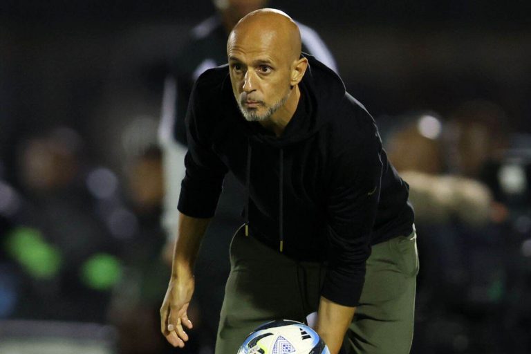 202604Miguel-Cardoso-Mamelodi-Sundowns-Polokwane-City-Betway-Premiership