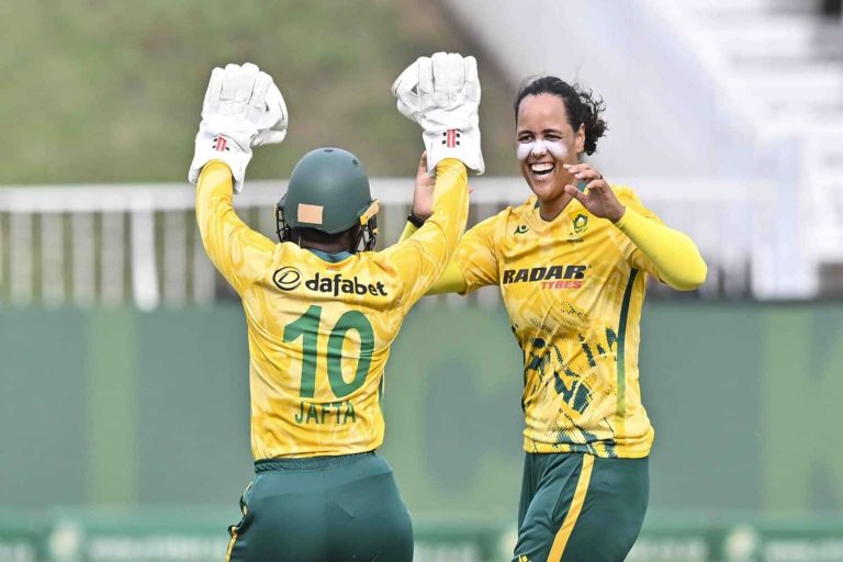 2nd Women's T20I: South Africa v India