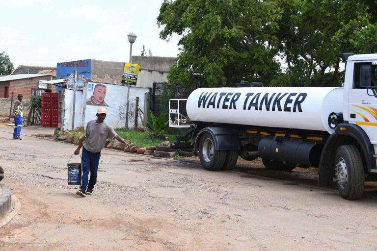 Residents Of Mamelodi Fetch Water From Tank Trucks Amid Crisis