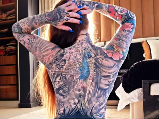 202604jojo-robinson-back-tattoo