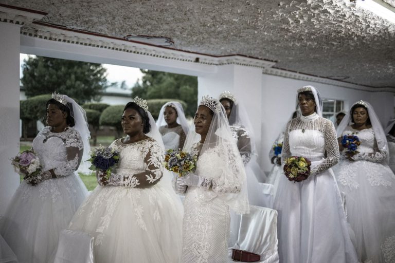 SAFRICA-RELIGION-LIFESTYLE-WEDDING