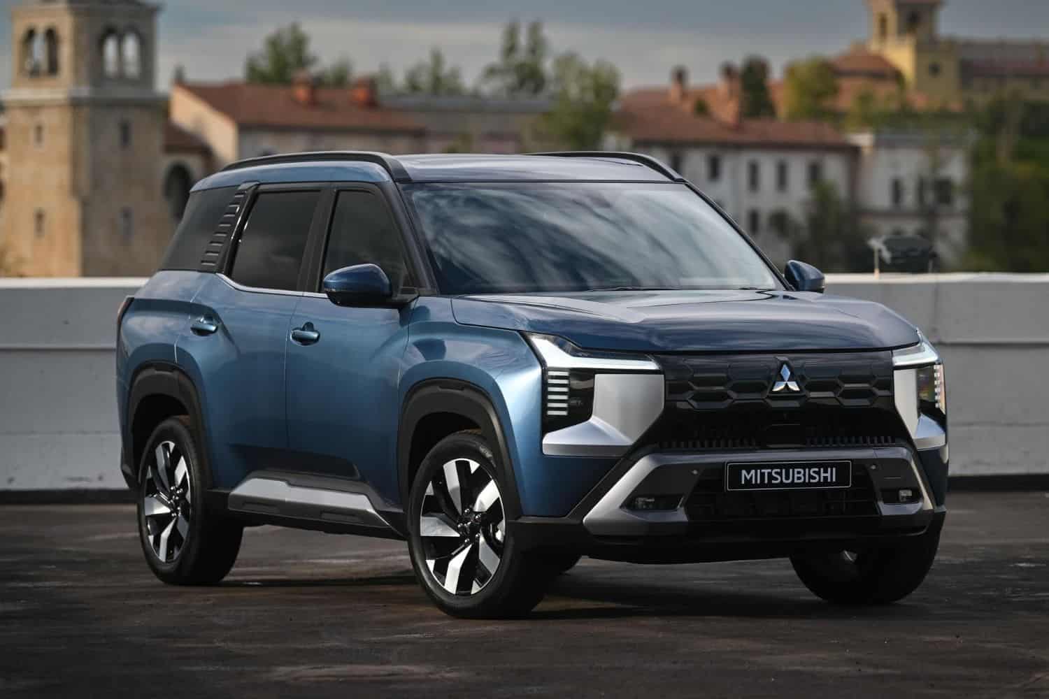 202604mitsubishi-destinator-front