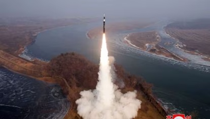202501North-Korea-Fires-Missiles-Toward-Eastern-Waters