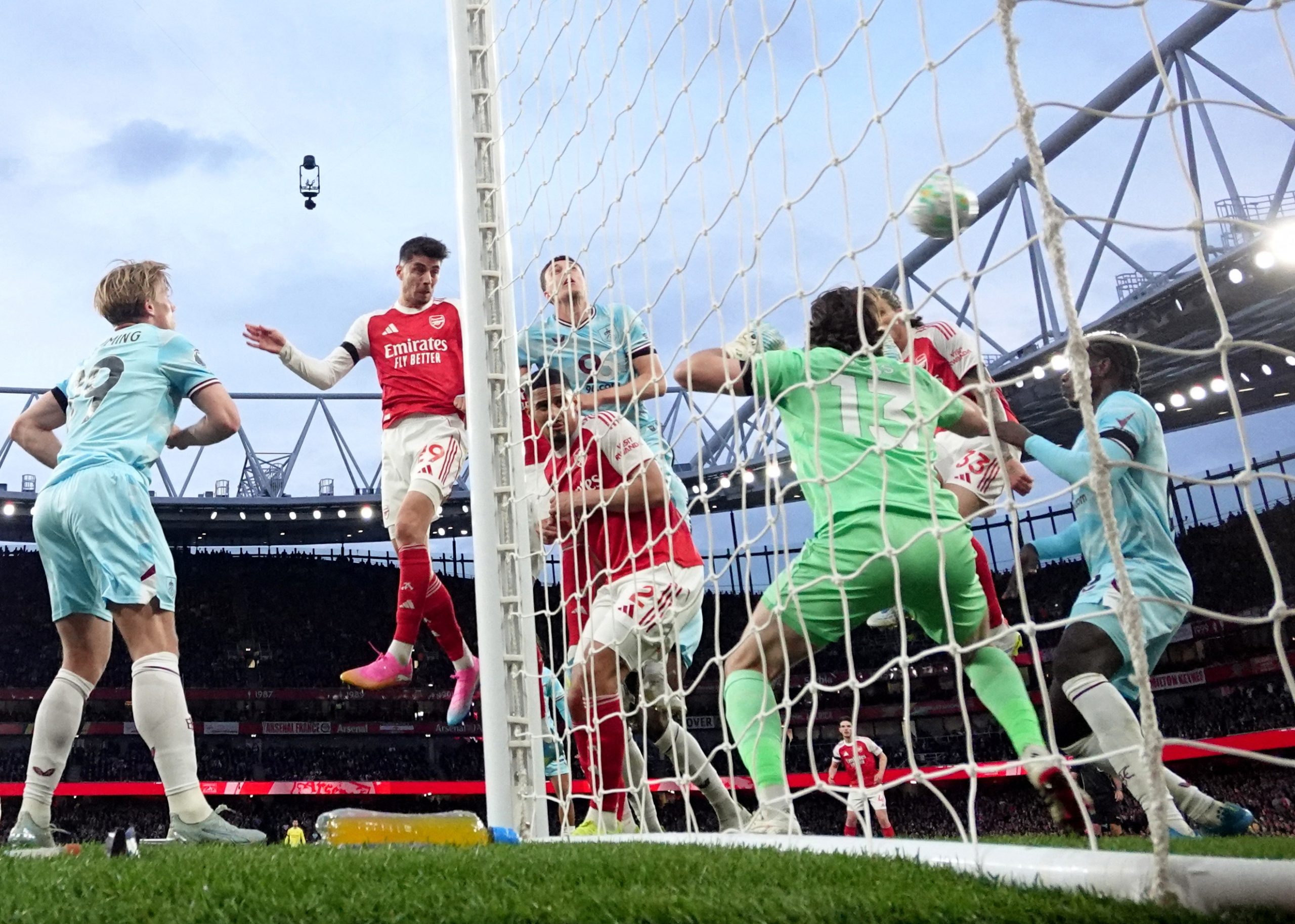 2026052026-05-18T200525Z_716186216_UP1EM5I1JT0EE_RTRMADP_3_SOCCER-ENGLAND-ARS-BUR-scaled-1