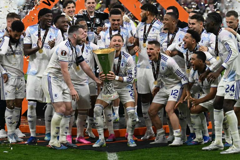 FBL-EUR-C3-FREIBURG-ASTON VILLA-TROPHY