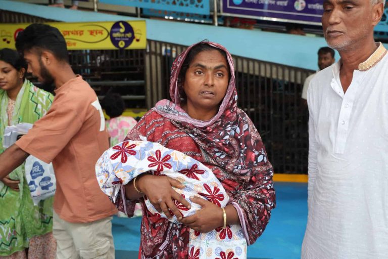 BANGLADESH-HEALTH-HOSPITAL-POLICE