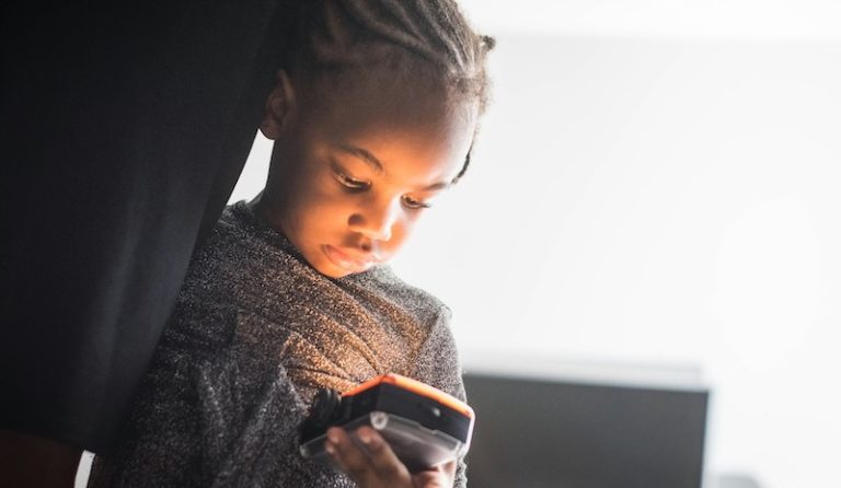 202605Child-on-phone