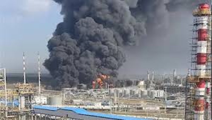 202605Fire-Erupts-At-Russias-Kirishi-Oil-Refinery-After-Reported-Ukraine-Strike-Attempt