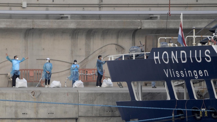 202605Hantavirus-Hit-Cruise-Ship-Arrives-In-Rotterdam-As-Final-Destination-After-3-Deaths