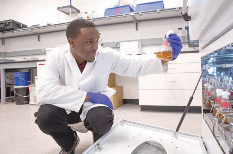 202605Jamie-Magezi-in-the-laboratory