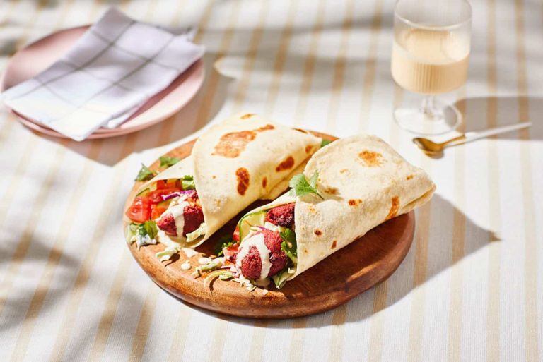 202605KOO_CYP_Emoji-Eats_Web_Day-3_Beetroot-Falafel
