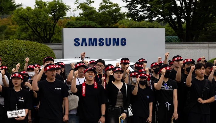 202605Samsung-Shares-Rise-As-South-Korea-Moves-To-Avert-Looming-Strike-Disrupting-Chip-Production