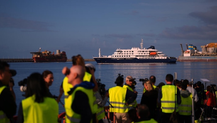 202605Spain-Starts-Urgent-Evacuation-Of-Hantavirus-Cruise-Ship-Off-Tenerife-After-Health-Clearance