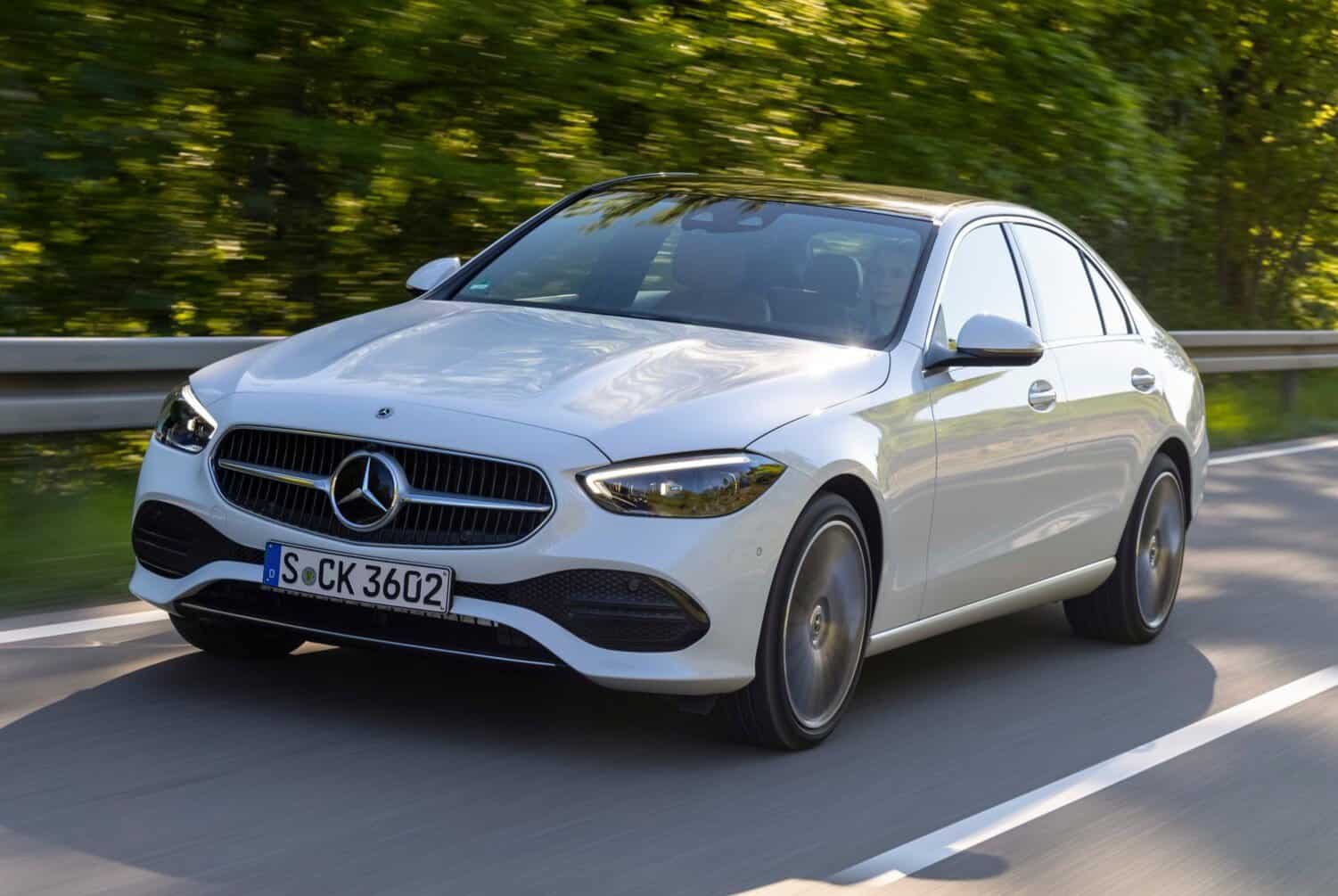 202605mercedes-benz-c200-front
