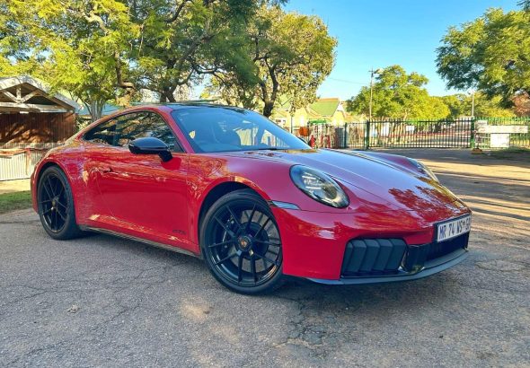 202605porsche-911-gts-front