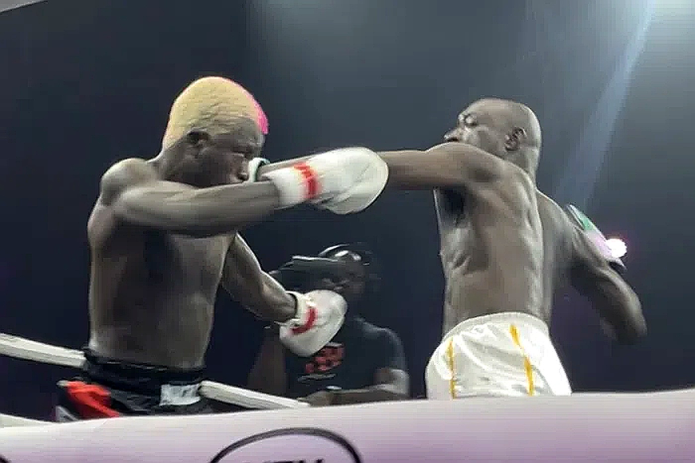 Carter-Efe-beats-Portable-in-celebrity-boxing-match-2