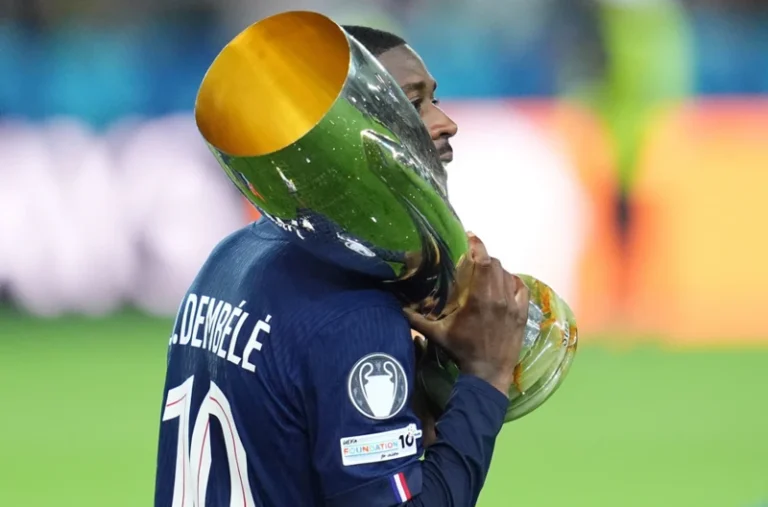 Dembele-with-Super-Cup_d9d94b751
