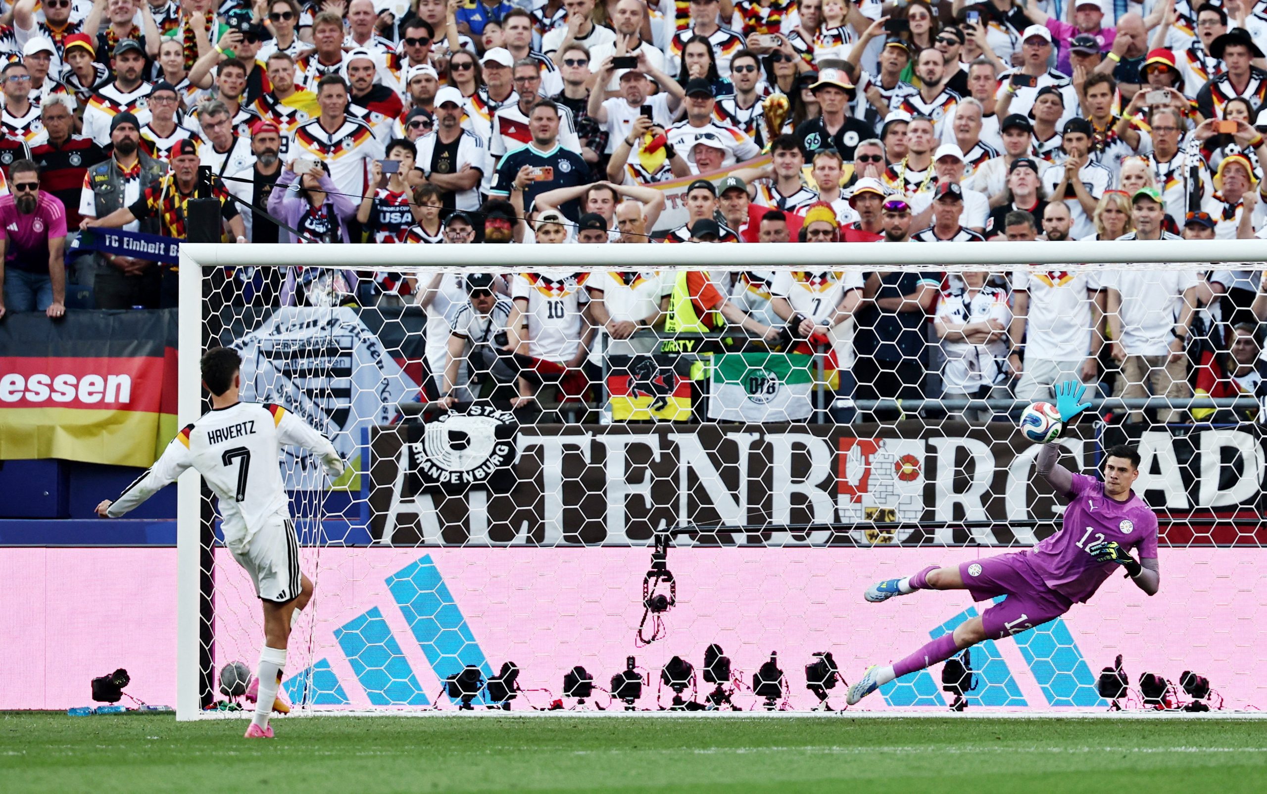 2026062026-06-29T232235Z_34266307_UP1EM6T1SU1D2_RTRMADP_3_SOCCER-WORLDCUP-GER-PRY-scaled-1