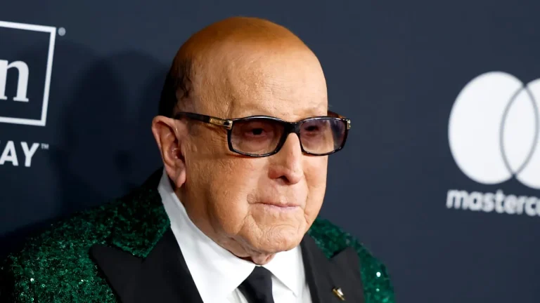 202606Clive-Davis
