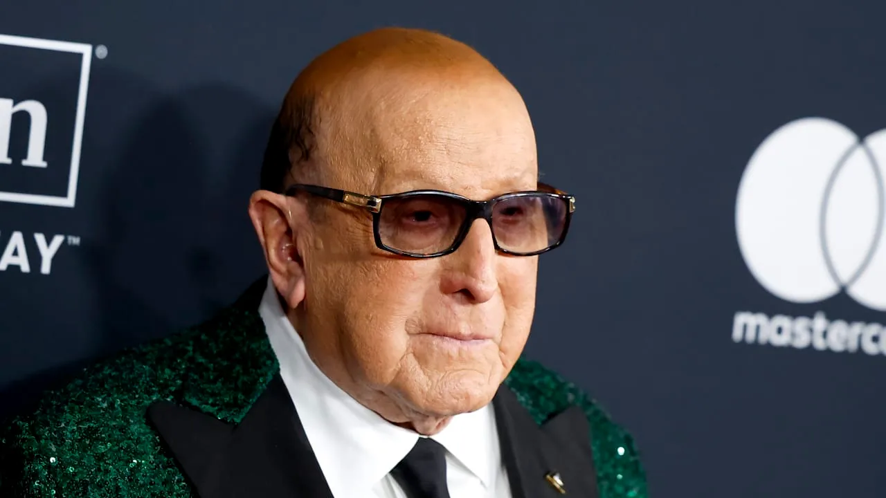 202606Clive-Davis
