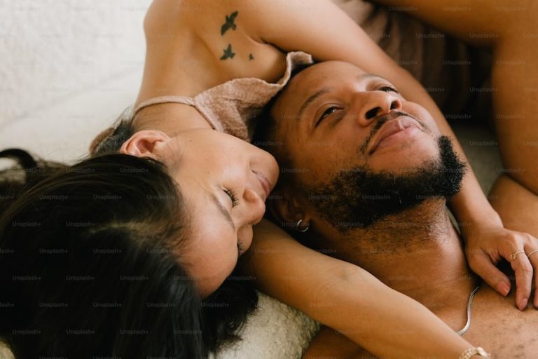 202606Couple-in-bed