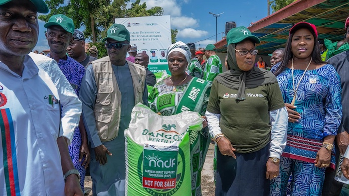 202606FG-Distributes-Free-Fertilisers-To-20160-South-West-Farmers-Ahead-Of-Wet-Season