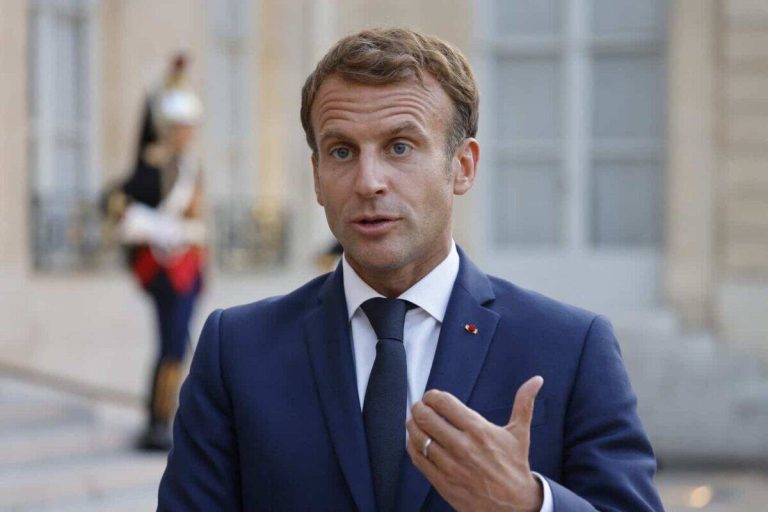 202606Macron-1200x800-1
