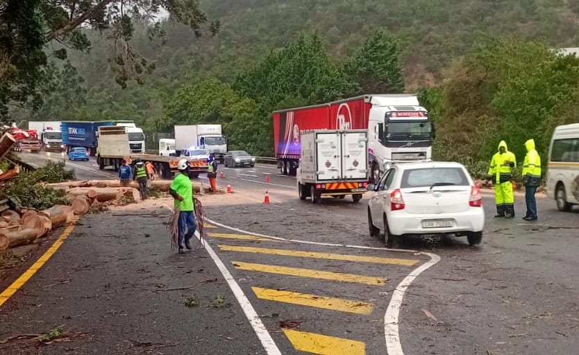 202606N2-along-Knysna-amidst-severe-weather-conditions