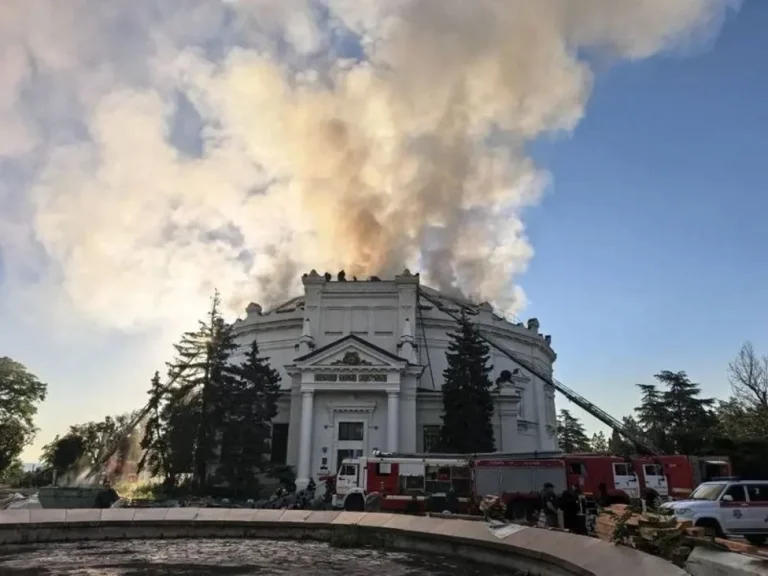 202606Ukrainian-Drone-Strike-Damages-Historic-Crimea-Museum-
