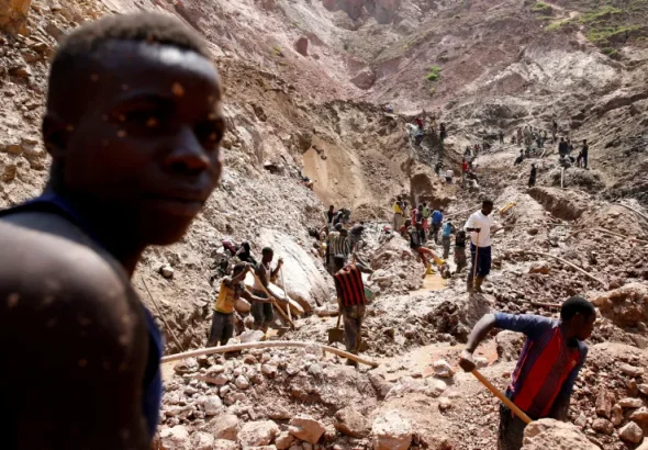 2024-04-25T112446Z_1704162581_RC2MD7AX1ZZ8_RTRMADP_3_CONGO-APPLE-MINERALS-1714482659