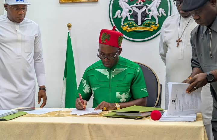 202512Soludo-Signs