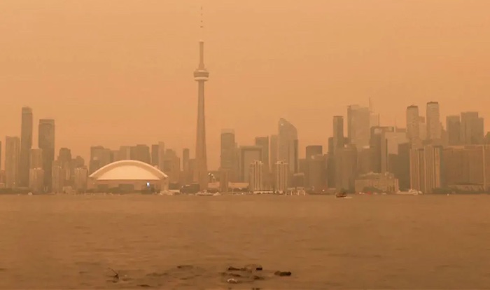 202607Canadian-Wildfires-Turn-Torontos-Air-Worst-In-The-World-Threaten-US-Cities